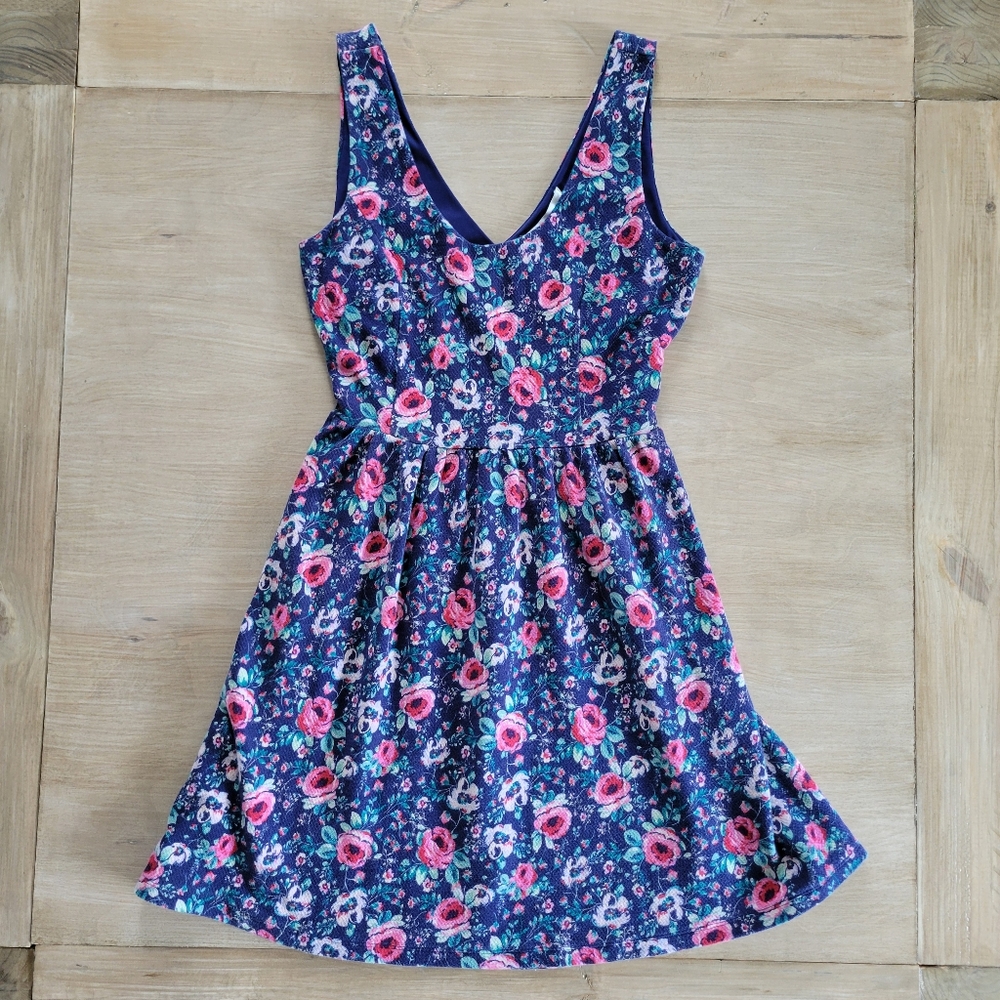 LC Lauren Conrad Floral Mini Dress Crisscross Back Boho Summer Size Medium
